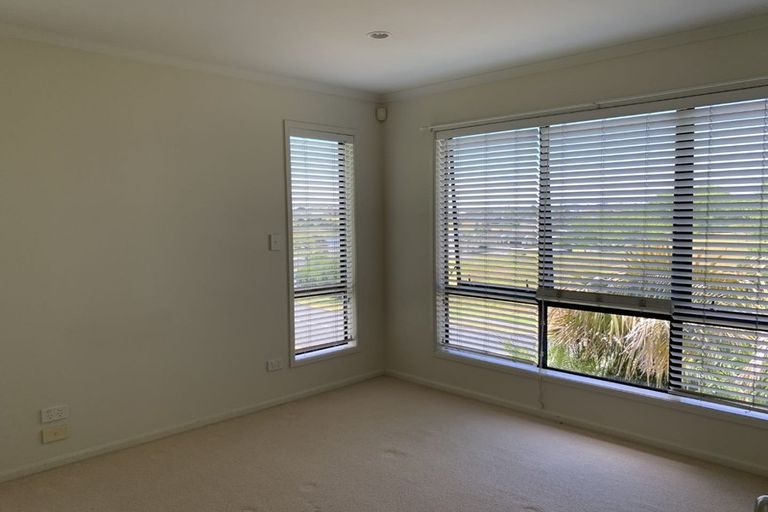 Photo of property in 1 Trimaran Drive, Gulf Harbour, Whangaparaoa, 0930