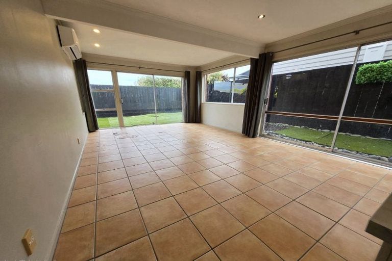 Photo of property in 10 Tercel Place, Sunnyhills, Auckland, 2010