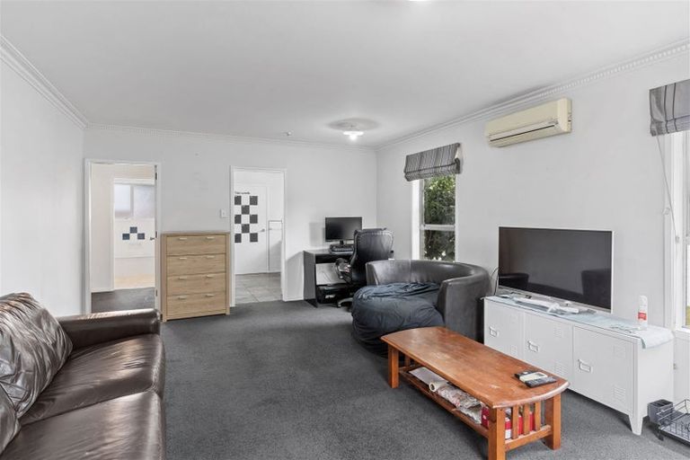 Photo of property in 1/102 Roydvale Avenue, Burnside, Christchurch, 8053