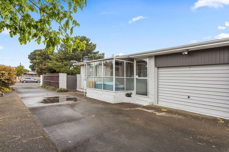 Photo of property in 1/221 Queenspark Drive, Parklands, Christchurch, 8083
