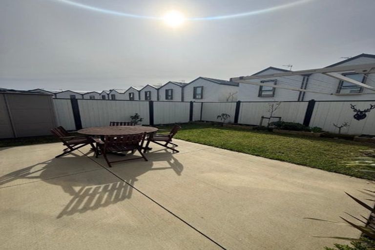 Photo of property in 32 Cessna Crescent, Mangere, Auckland, 2022