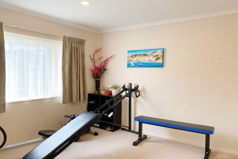 Photo of property in 4 Ballyroney Place, East Tamaki, Auckland, 2013