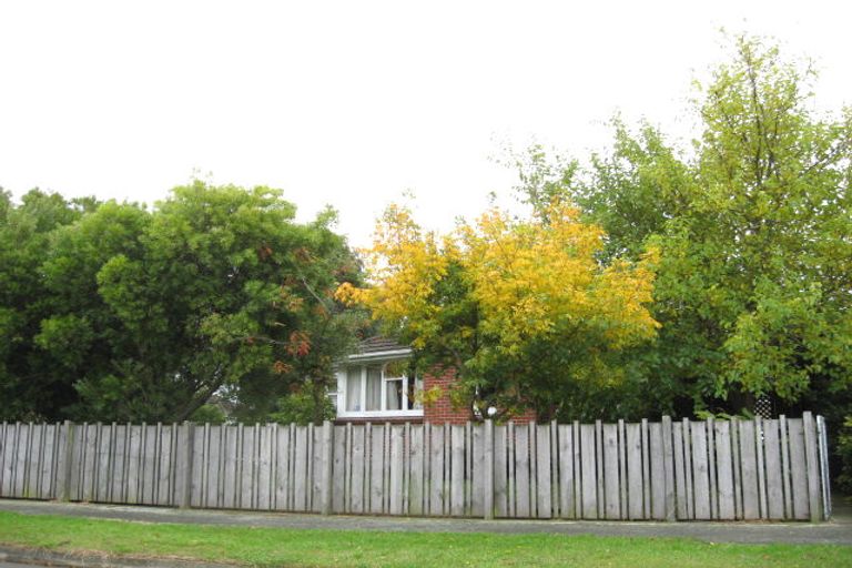 Photo of property in 37 Paddington Street, Northcote, Christchurch, 8052