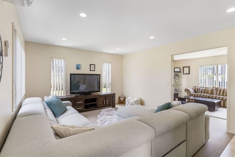 Photo of property in 30 Bellagio Way, Flat Bush, Auckland, 2019