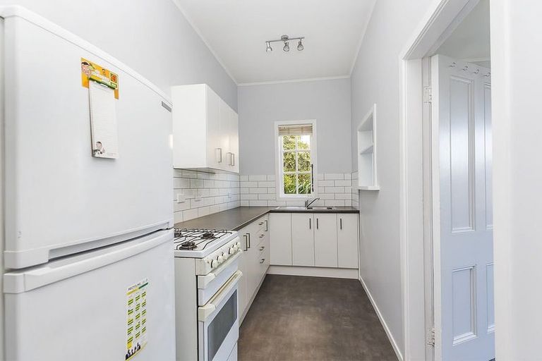 Photo of property in 6 Queens Drive, Kilbirnie, Wellington, 6022