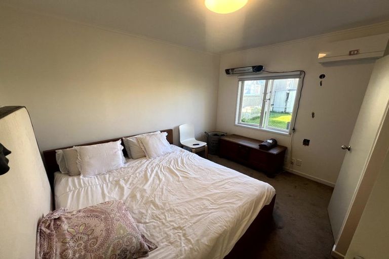 Photo of property in 1/3 Exmouth Road, Northcote, Auckland, 0627