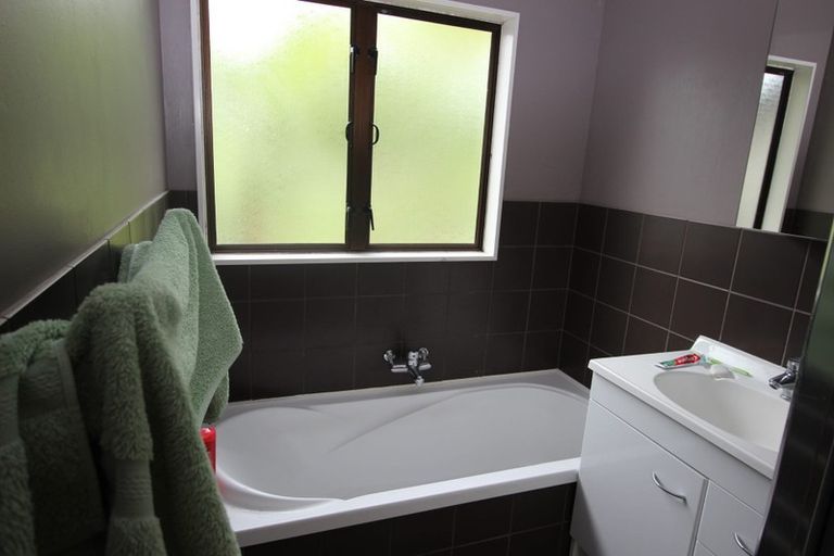 Photo of property in 45 Vintage Drive, Henderson, Auckland, 0612