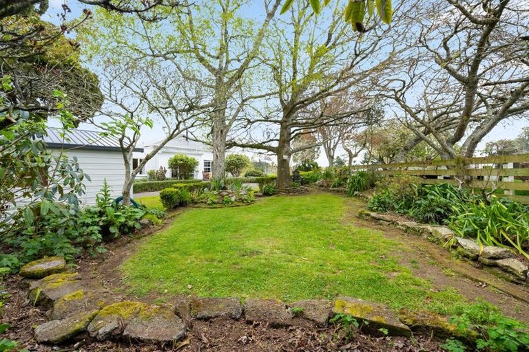 Photo of property in 111 Clifford Road, Eltham, 4322