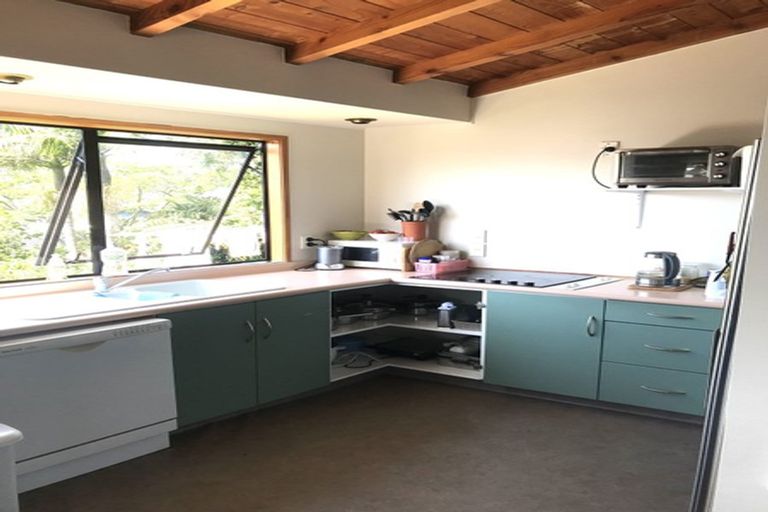 Photo of property in 1/86 Waimumu Road, Massey, Auckland, 0614