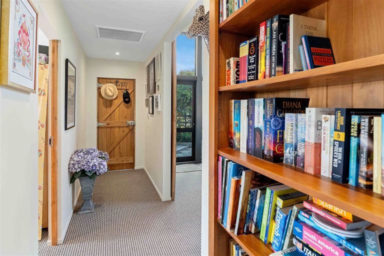 Photo of property in 18 Paetawa Road, Peka Peka, Waikanae, 5391