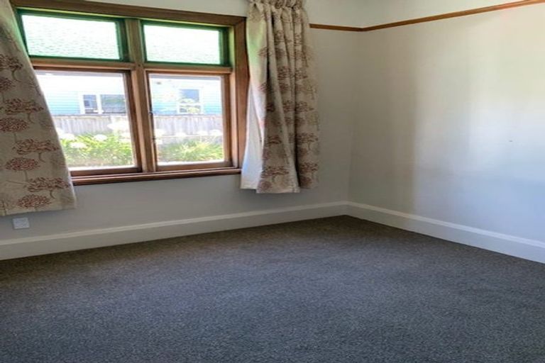 Photo of property in 17 Lyndon Street, Riccarton, Christchurch, 8011