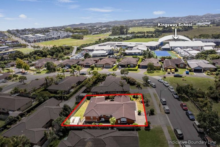 Photo of property in 21 Saltwood Street, Red Beach, 0932