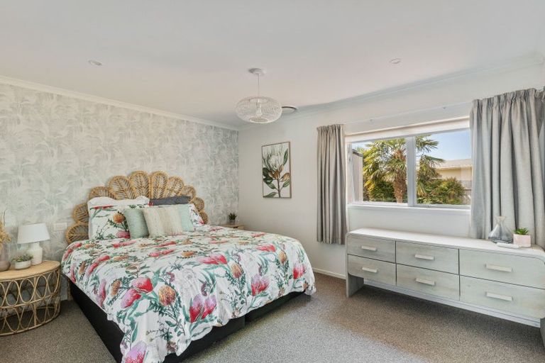 Photo of property in 2a Portland Drive, Highlands Park, New Plymouth, 4312