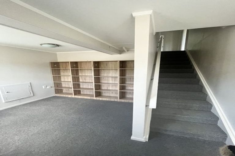 Photo of property in 14b Zande Terrace, Tawa, Wellington, 5028