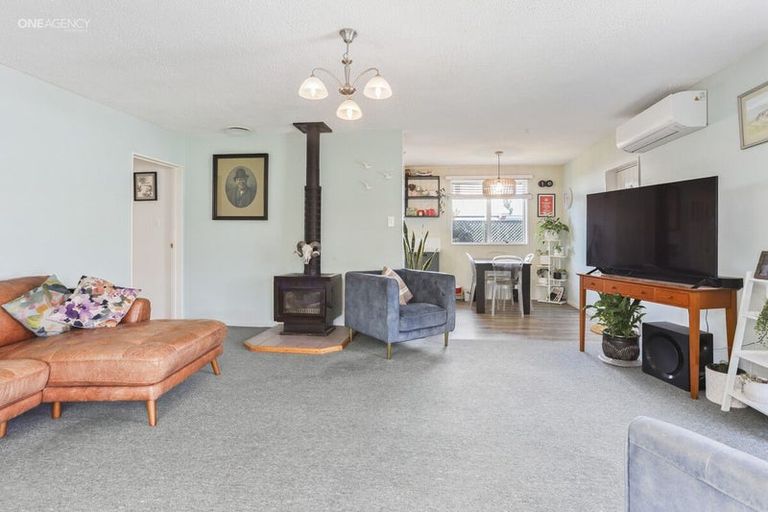 Photo of property in 102b West Belt, Rangiora, 7400