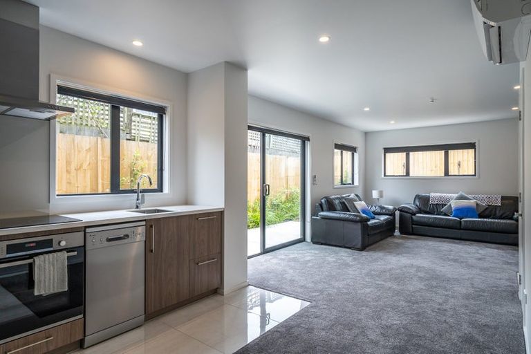 Photo of property in 2/100 Office Road, Merivale, Christchurch, 8014