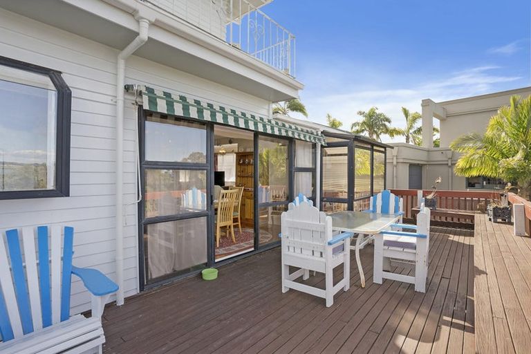 Photo of property in 17 Tui Vale Road, Shelly Park, Auckland, 2014