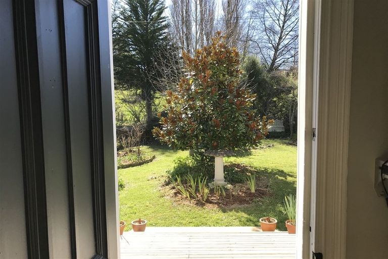 Photo of property in 9 Grammar Street, Kimbolton, 4777