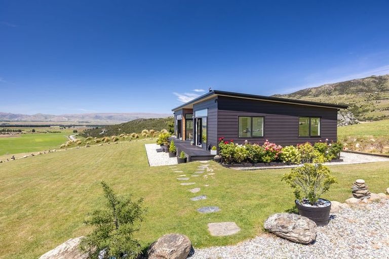 Photo of property in Luggate - Cromwell Road, Queensberry, Cromwell, 9383