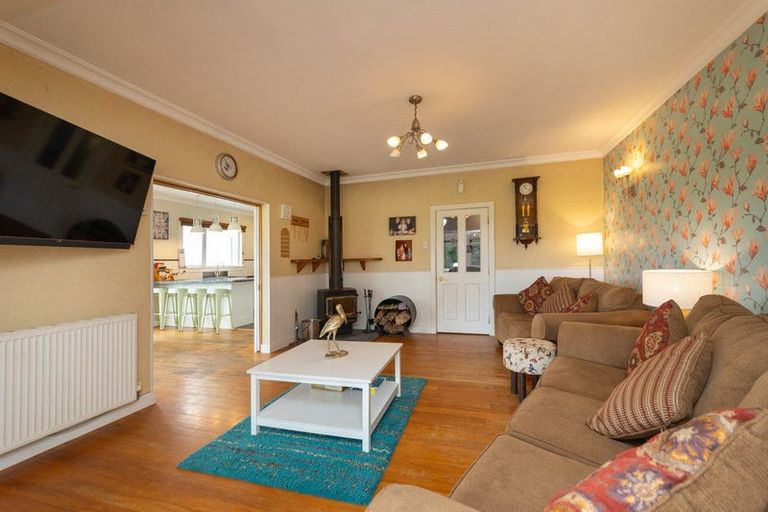 Photo of property in 2523 Kimbolton Road, Kiwitea, Feilding, 4777