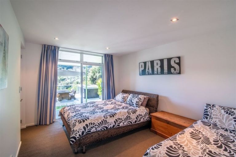 Photo of property in 2 Langlois Lane, Akaroa, 7520