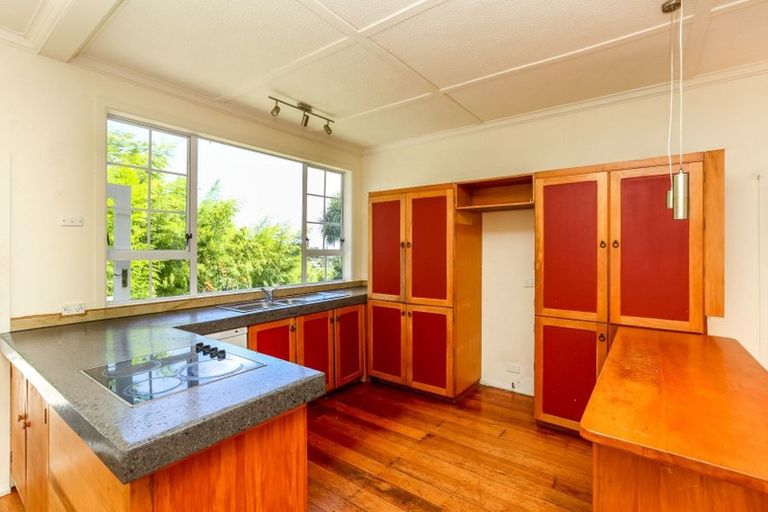 Photo of property in 222 Frankley Road, Frankleigh Park, New Plymouth, 4310