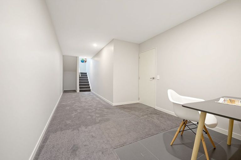 Photo of property in 220 Forest Hill Road, Waiatarua, Auckland, 0612