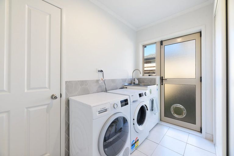 Photo of property in 8 Brookwood Drive, Henderson, Auckland, 0612