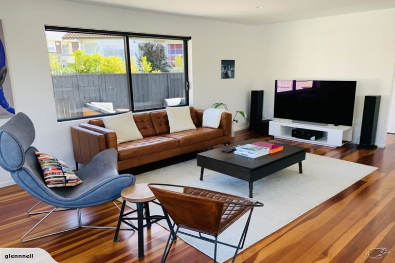 Photo of property in 52 Kirby Street, Glendene, Auckland, 0602