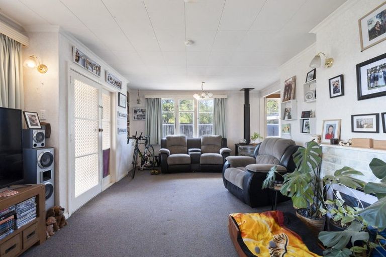 Photo of property in 30 Lower High Street, Marton, 4710