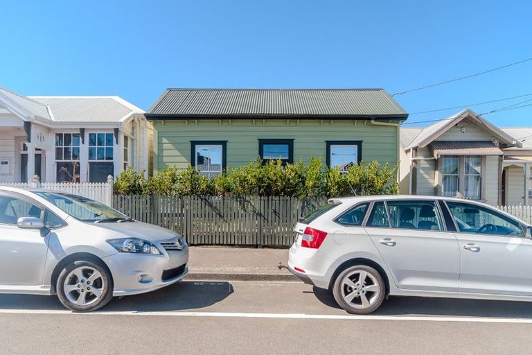 Photo of property in 6 Green Street, Newtown, Wellington, 6021