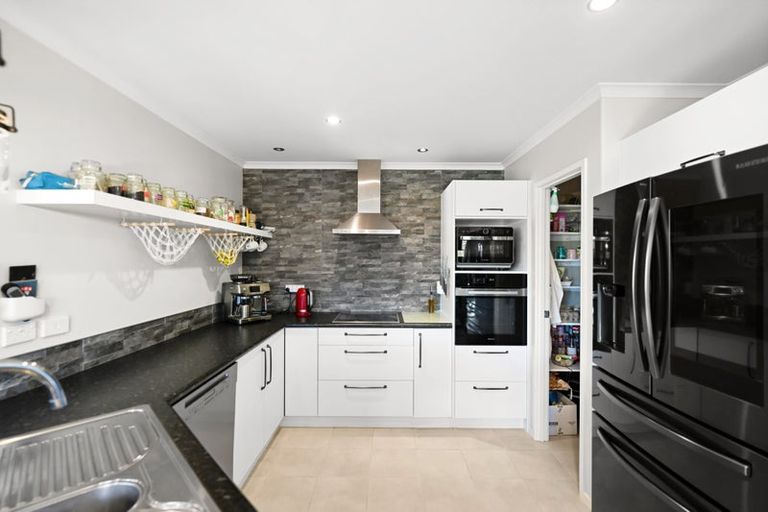 Photo of property in 35 Stoneleigh Drive, Chartwell, Hamilton, 3210