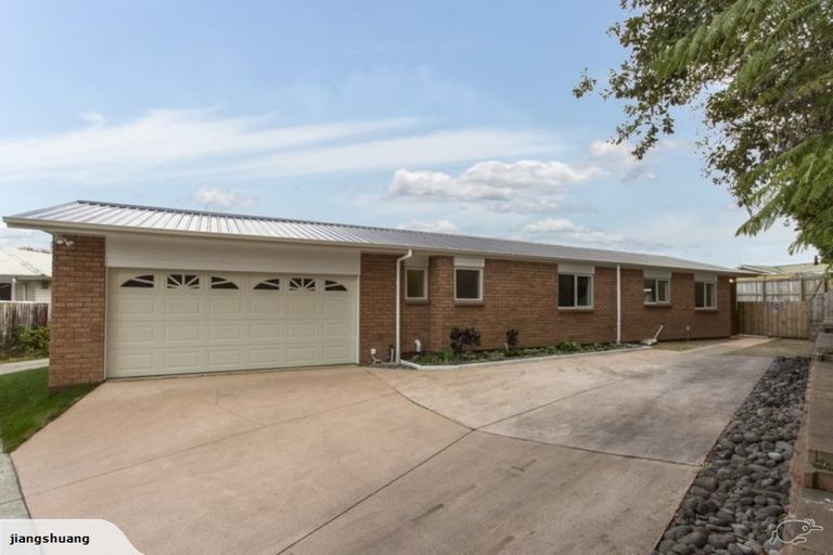 Photo of property in 58c Don Buck Road, Massey, Auckland, 0614