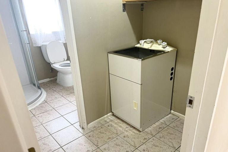 Photo of property in 18 Maidstone Place, Oteha, Auckland, 0632