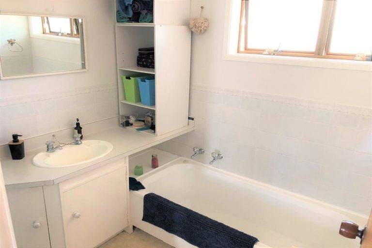 Photo of property in 3/191 Lake Road, Belmont, Auckland, 0622