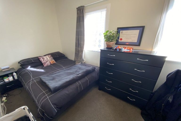 Photo of property in 12 Lyndhurst Street, Takaro, Palmerston North, 4412