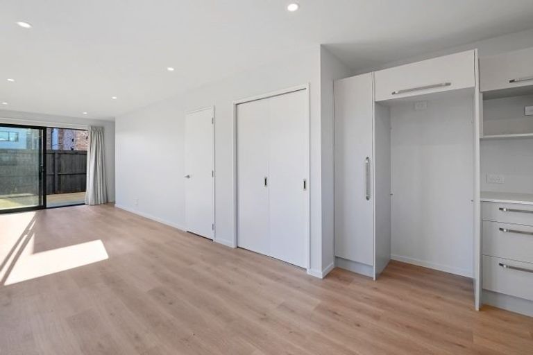 Photo of property in 2/64 Brockworth Place, Riccarton, Christchurch, 8011