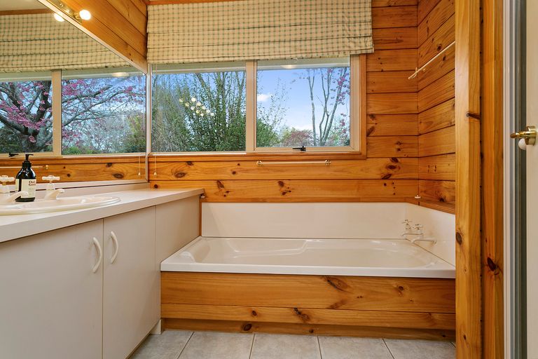 Photo of property in 2 Leger Grove, Te Awamutu, 3875