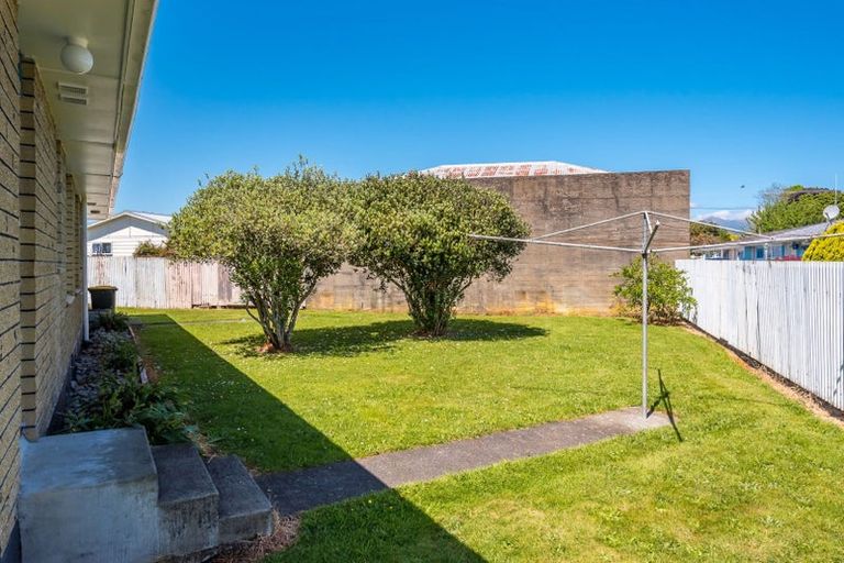 Photo of property in 2 Windsor Place, Levin, 5510