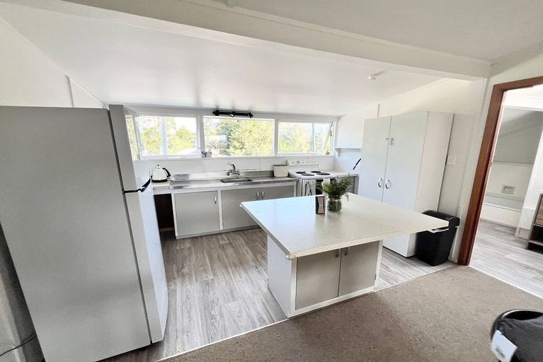 Photo of property in 36 Rangatira Road, Birkenhead, Auckland, 0626