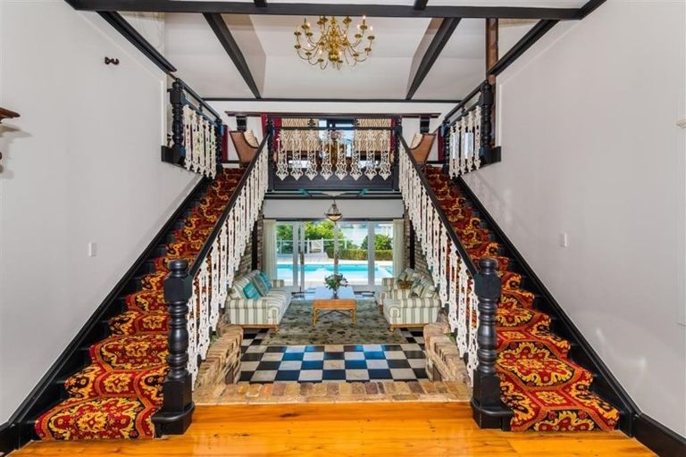 Photo of property in 15 Norwood Road, Bayswater, Auckland, 0622