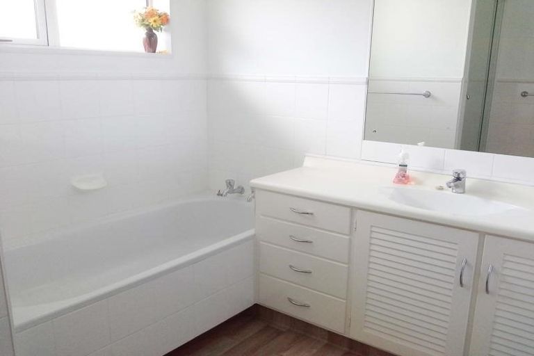 Photo of property in 21a Roy Terrace, Moturoa, New Plymouth, 4310