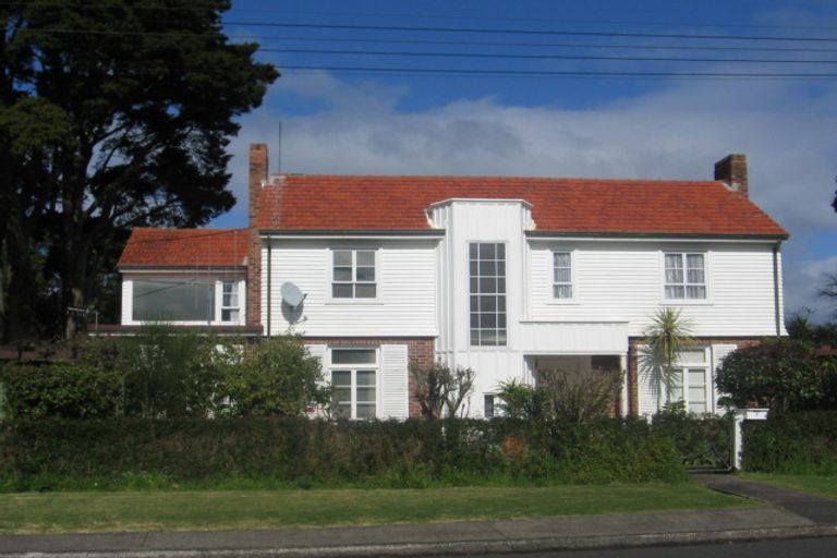 Photo of property in 8 Parahaki Street, Regent, Whangarei, 0112