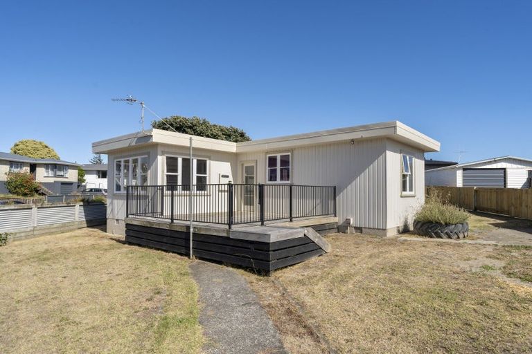 Photo of property in 10 Robert Mckeen Street, Otaki Beach, Otaki, 5512