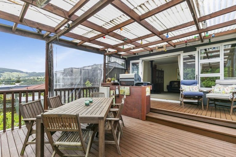 Photo of property in 40 Lincoln Avenue, Tawa, Wellington, 5028