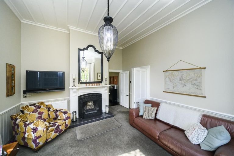 Photo of property in 16 Bond Street, Marton, 4710