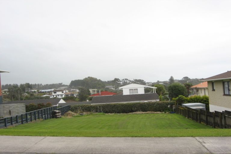 Photo of property in 8 Pitcairn Street, Oakura, 4314