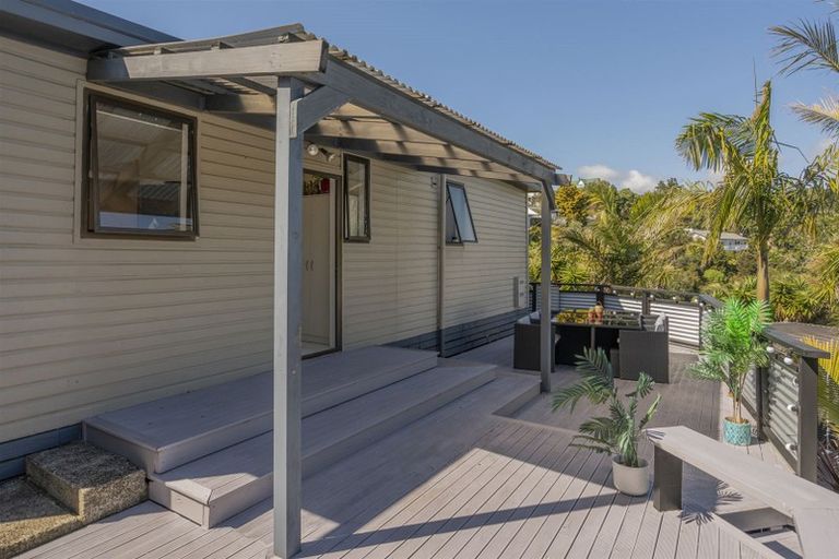 Photo of property in 2 Ridge Road, Tairua, 3508