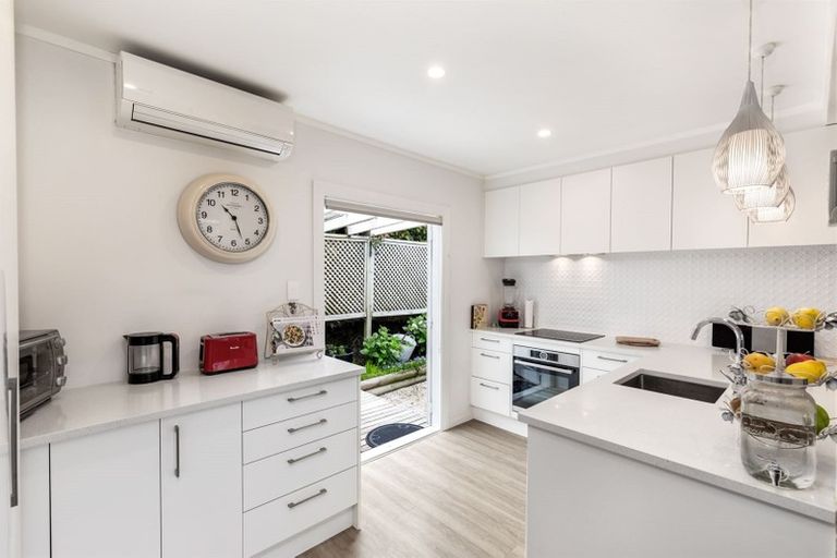 Photo of property in 3/18 Bevyn Street, Castor Bay, Auckland, 0620