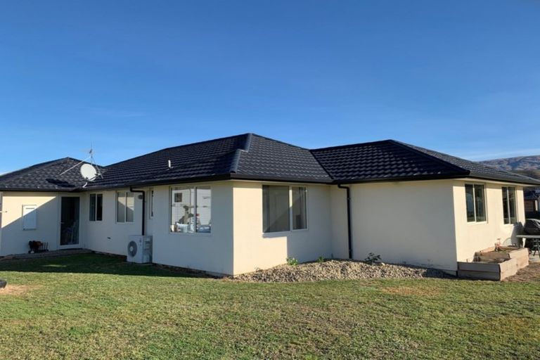 Photo of property in 3 De Bettencor Place, Mount Pisa, Cromwell, 9383